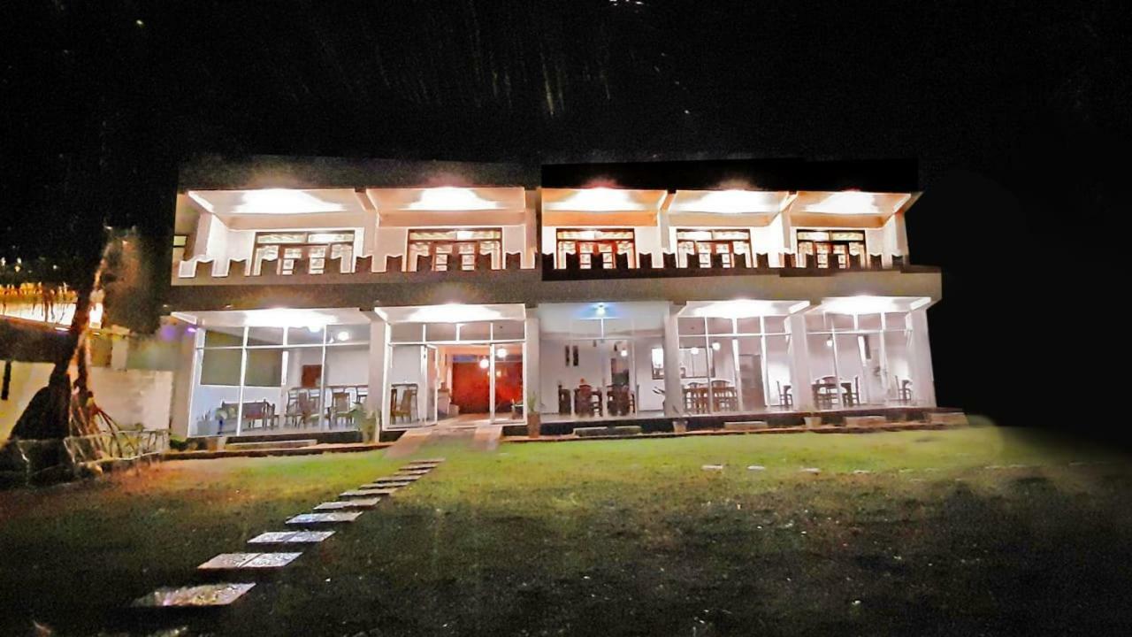 Akurala Beach Boutique Resort Esterno foto