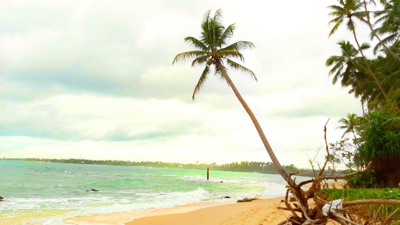 Akurala Beach Boutique Resort Esterno foto