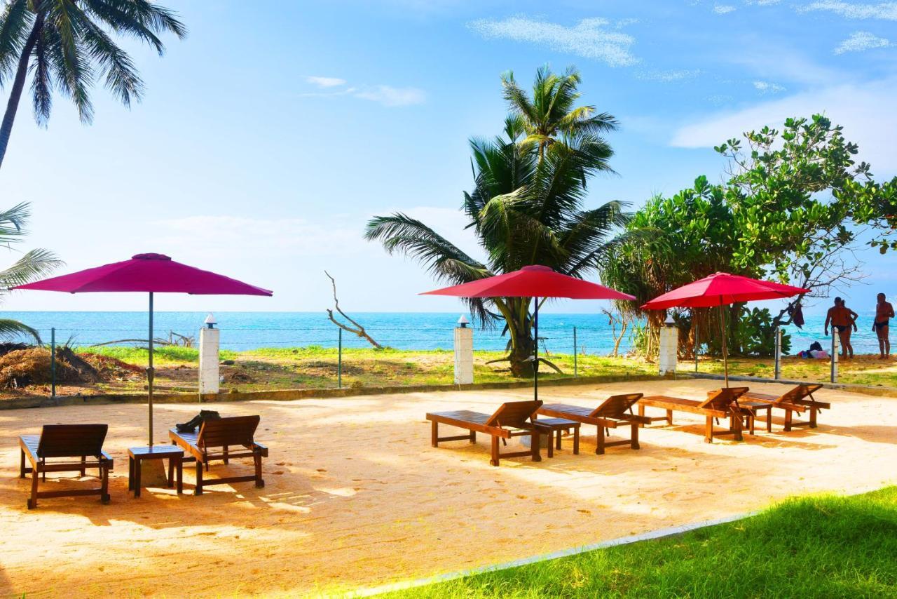 Akurala Beach Boutique Resort Esterno foto
