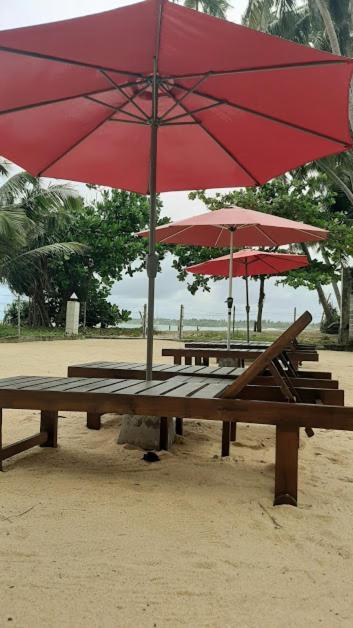 Akurala Beach Boutique Resort Esterno foto